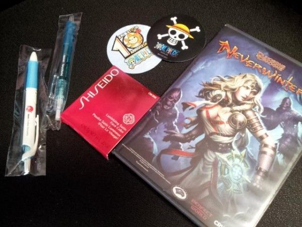 Suite des goodies du kit presse de #JapanExpo. On donnera ces objets aux clients de notre boutique.