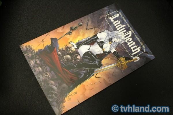 Toujours ouvert et curieux. on m'a proposé de lire Lady Death à @ParisManga. @Ed_FrenchEyes