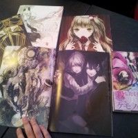 @TheAoji Hakus a travaillé dans le milieu #Doujinshi avant de se faire connaitre.