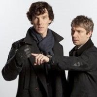 Si vous ne connaissez pas encore Benedict Cumberbatch, nous vous recommandons de regarder l'excellente série anglaise Sherlock Holmes.