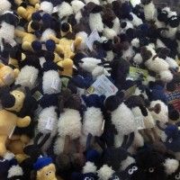 Frénésie UFO Catcher pour essayer de gagner ces peluches Shaun The Sheep