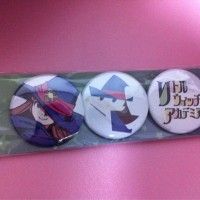 Des badges Little Witch Academia, super animé du studio Trigger