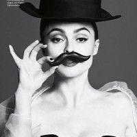 Helena Bonham Carter avec une moustache