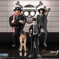 Les autres membres de One Piece en costards en octobre