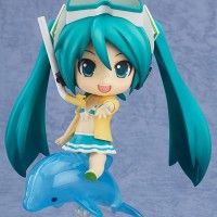 Nendoroid Hatsune Miku sur un dauphin