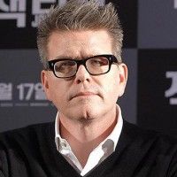 Christopher McQuarrie est le réalisateur du prochain Mission Impossible 5. Il a réalisé Jack Reacher et il a été au scénario de Wolver... [lire la suite]