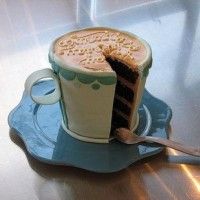 Un gâteau en forme de tasse