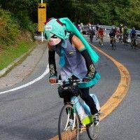 Miku Hatsune dans une compétition de vélo