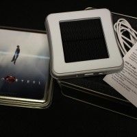 C'est un chargeur solaire pour appareil mobile. On le place dans une fenêtre ensoleillé grâce à un système adhésif et à nous l'énerg... [lire la suite]