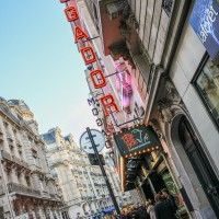 #labelleetlabete Nous étions au théâtre Mogador pour l'avant-première de comédie musicale La Belle Et La Bête. http://www.labelleetlab... [lire la suite]