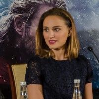 Pour les garçons, il y a Nathalie Portman. Depuis Léon, Elle a bien grandi! #thor