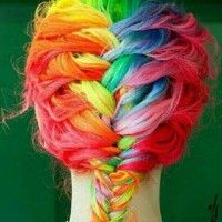 Des cheveux tressés super colorés