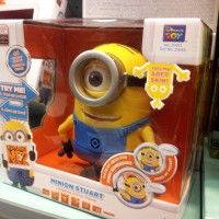 Il est fabuleux ce jouet #Minion. Je vais le prendre pour moi! Bien sûr, je dis à la vendeuse c'est  pour mon neveu! #Honte