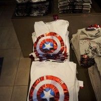 Mon produit préféré est le T-shirt bouclier #CaptainAmerica. #Marvel