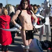 Respectons la parité homme/femme.  #CosplayRidicule #Comicket Comment voulez-vous qu'on puisse défendre les mangas et animes après ca?