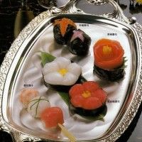 Des sushis en forme de fleurs