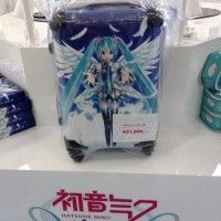 Partir en voyage avec un trolley Miku Hatsune Vocaloid