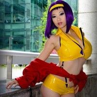 Cosplay de Fay Valentine de #CowboyBebop! Envie de #Freehug?