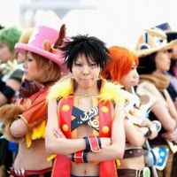 Un cosplay de One Piece avec une belle composition