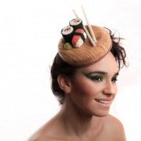 Un béret de plateau de sushis