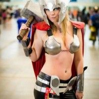 Ce #cosplay de #Thor n'est pas du tout assommant!