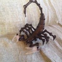 Un scorpion en paille