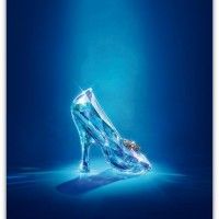 Alors que #Malefique n'est pas encore sorti, il faut savoir que #Disney prépare une version live de #Cendrillon.