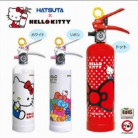 La super bonne idée jour! Extincteur #HelloKitty! Faudra pas s'étonner  si des enfants  y jouent avec.