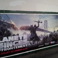 La planète des singes #affrontement s'affiche dans le metro.