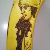 Dessin One Piece sur une banane