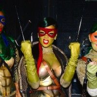 La chanteuse #Rihanna se #Cosplay en Raphael #NinjaTurtles #Halloween