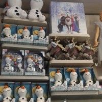 Le pleins d'Olaf dans le Disney Store