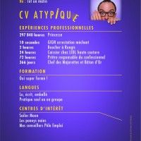 Ce soir, nous allons voir un humoriste: Jarry Atypique. Ca doit être le seule humoriste à assumer d'être fan de Sailor Moon.