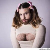 #LadyBeard se met à la mode japonaise. Est-ce la prochaine tendance pour les salons? #Cosplay