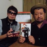 Shohei Manabe le #Mangaka de Ushijima, l'usurier de l'ombre (à gauche de la photo)