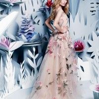 Une jolie robe printannière VALENTINO HAUTE COUTURE portée par Anna Ewers #Mode
