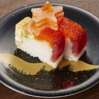 Un #Sushi au look appétissant ! l'étoile est un millefeuille de carotte et de radis.