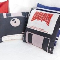 Si vous avez ce coussin chez vous c'est que vous êtes un vieux!