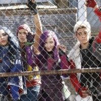 Face au gros succès de #Descendants, une suite est officialisée pour l'été 2017 aux US. Le 1er film sera diffusé aujourd'hui à 18h sur... [lire la suite]