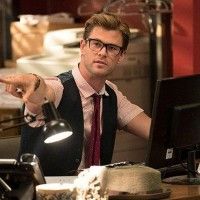 chris hemsworth en secrétaire dans #Ghostbusters