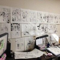le #Mangaka Yagyuu Takuya scotche ses planches de manga sur le mur