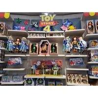 Toy Story 4 est à  l'honneur dans les Disneystores.