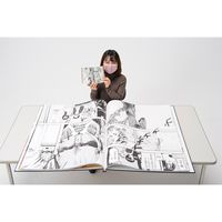 Shingeki No Kyojin en format géant 6 à 7 fois la taille d'un manga