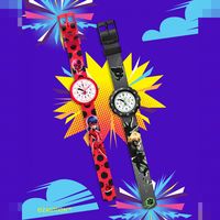 Miraculous Ladybug Chat Noir montre Flik Flak enfant pour apprendre à lire l'heure