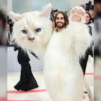 Jared Leto au Met Gala 2023 hommage chat Karl Lagerfeld